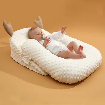 Baby anti-vomiting ramp bed pillow anti-spillage lie feeding bed comfortable beanie velvet cartoon baby ramp pad 2024 new brand