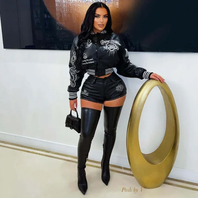 

Женский комплект из 2 предметов из искусственной кожи с вышивкой, однобортные университетские куртки с длинными рукавами, топ + шорты, модные повседневные тонкие костюмы