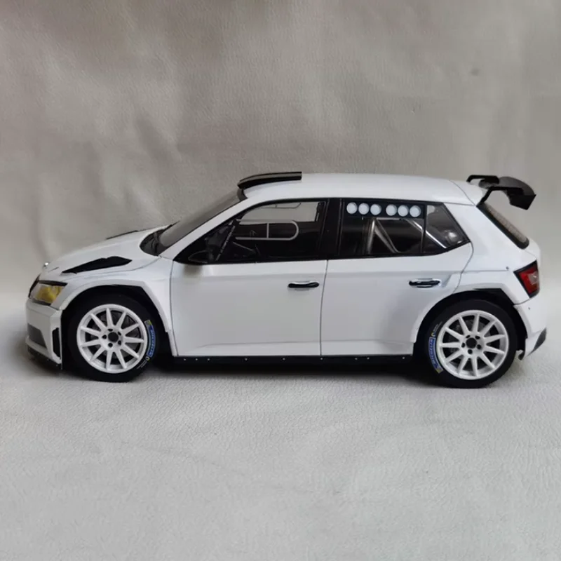 IXO 1/18 Scale FABIA R5 Alloy Simulation Car Model Static Collection Decorated Holiday Gifts Toys Souvenir Gift