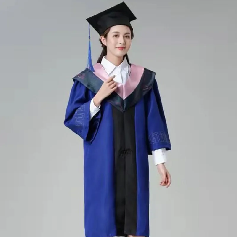 Abito da laurea del grado del maestro dell'Università Abito da maestro blu Abito accademico per le scienze d'arte