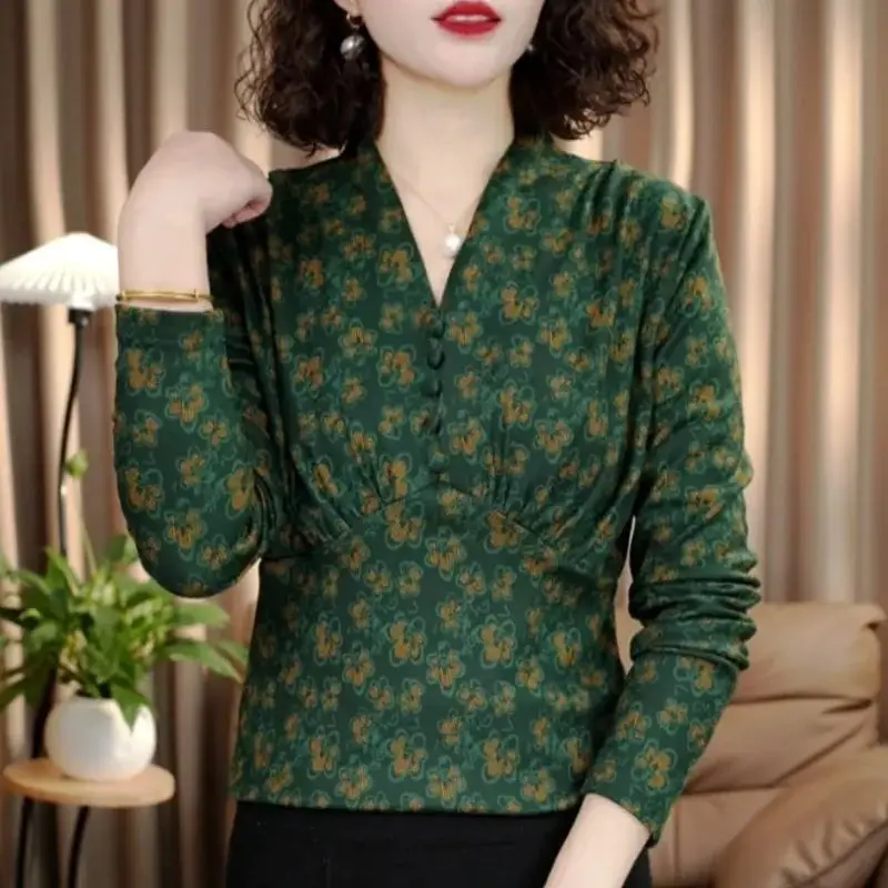 

Autumn and Winter Pleated Velvet Bottoming Shirt Fashionable Temperament Versatile and Versatile Warm Top for Women