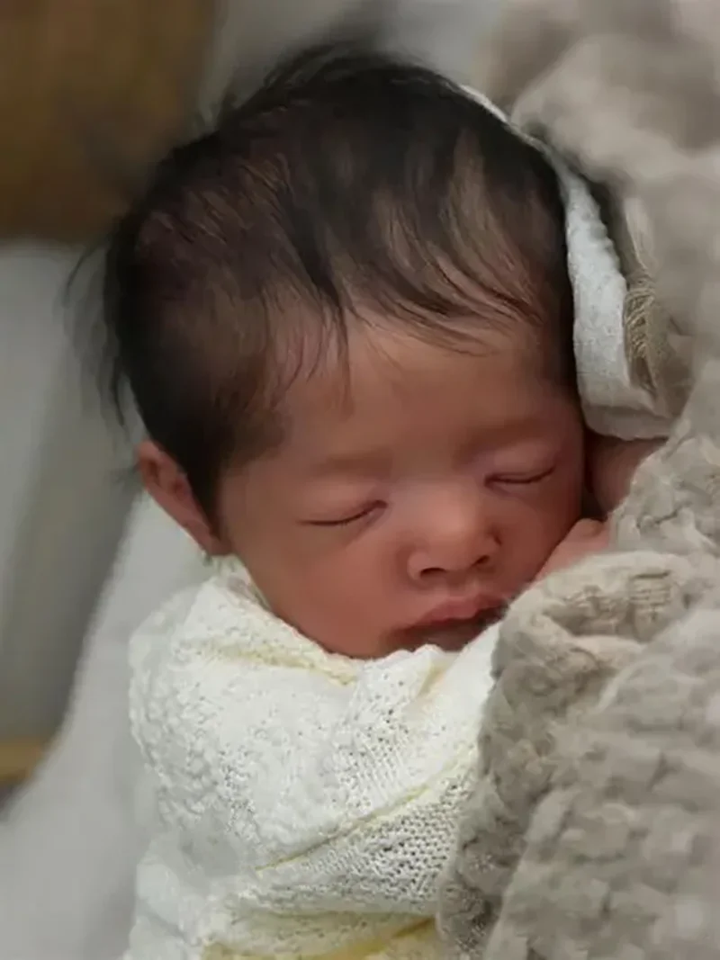 Mika Reborn Doll Kit Nieuwe Collectie 20Inch Onvoltooide Ongeverfd Lege DIY Pop Onderdelen Met Doek Lichaam Collectible Art Doll