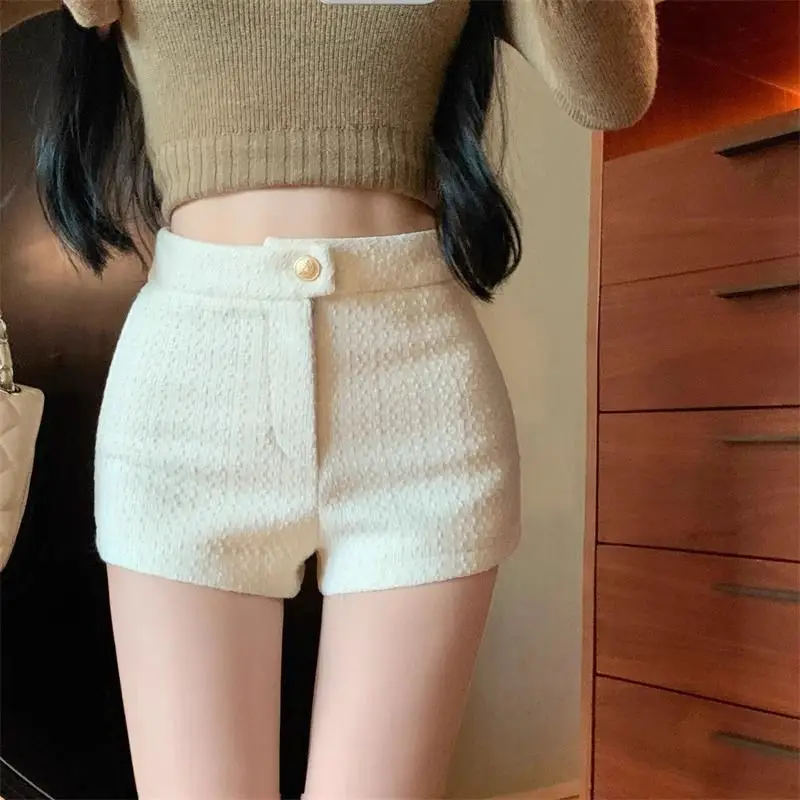 Women's Woolen Shorts for Autumn and Winter, High-waisted, Slimming, A-line, Wide-leg, Casual and Versatile Shorts