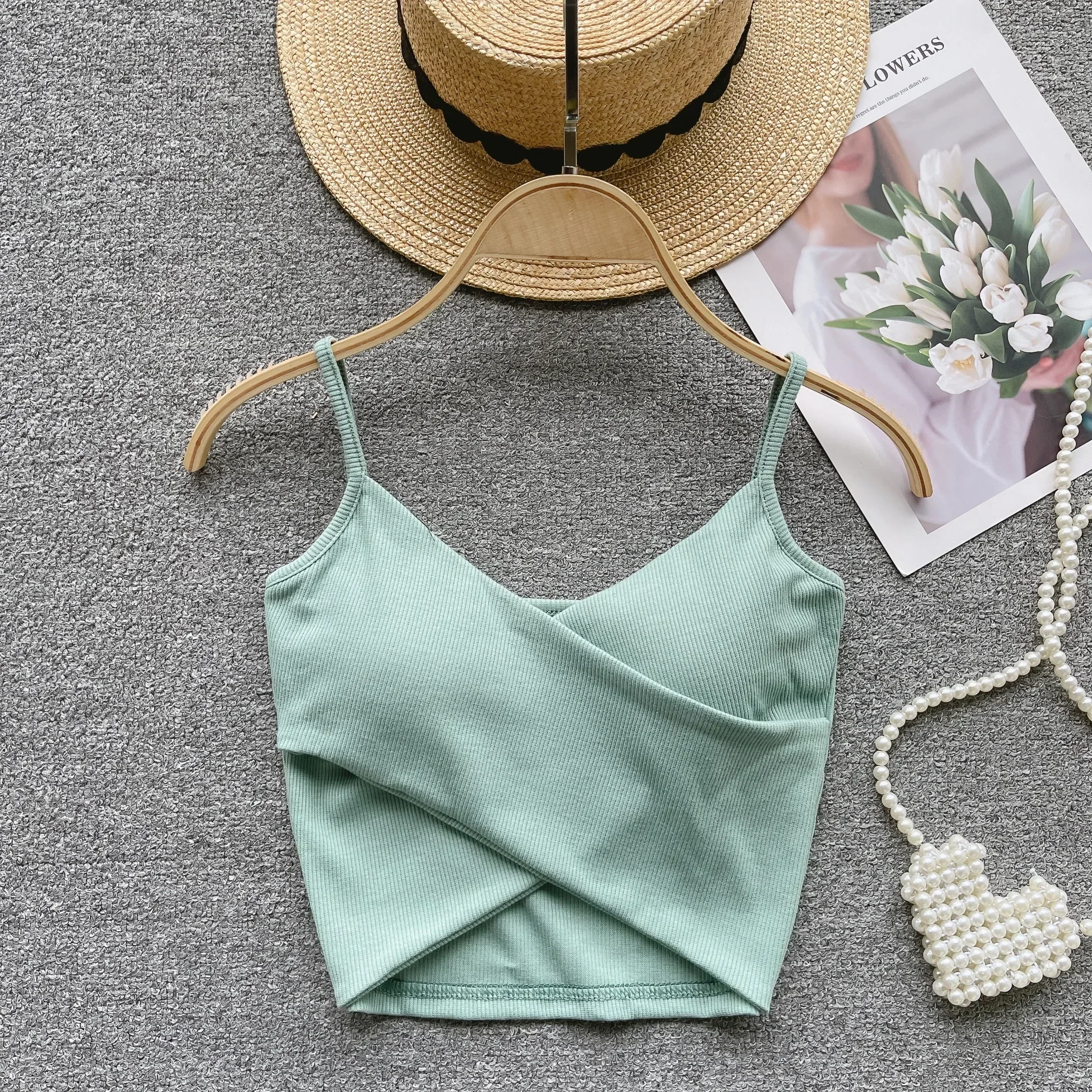 レディースカジュアルスポーツキャミソール、エレガントなレディースシックなスリムタンクトップ、単色ストラップデザイン、y2kファッション、2024