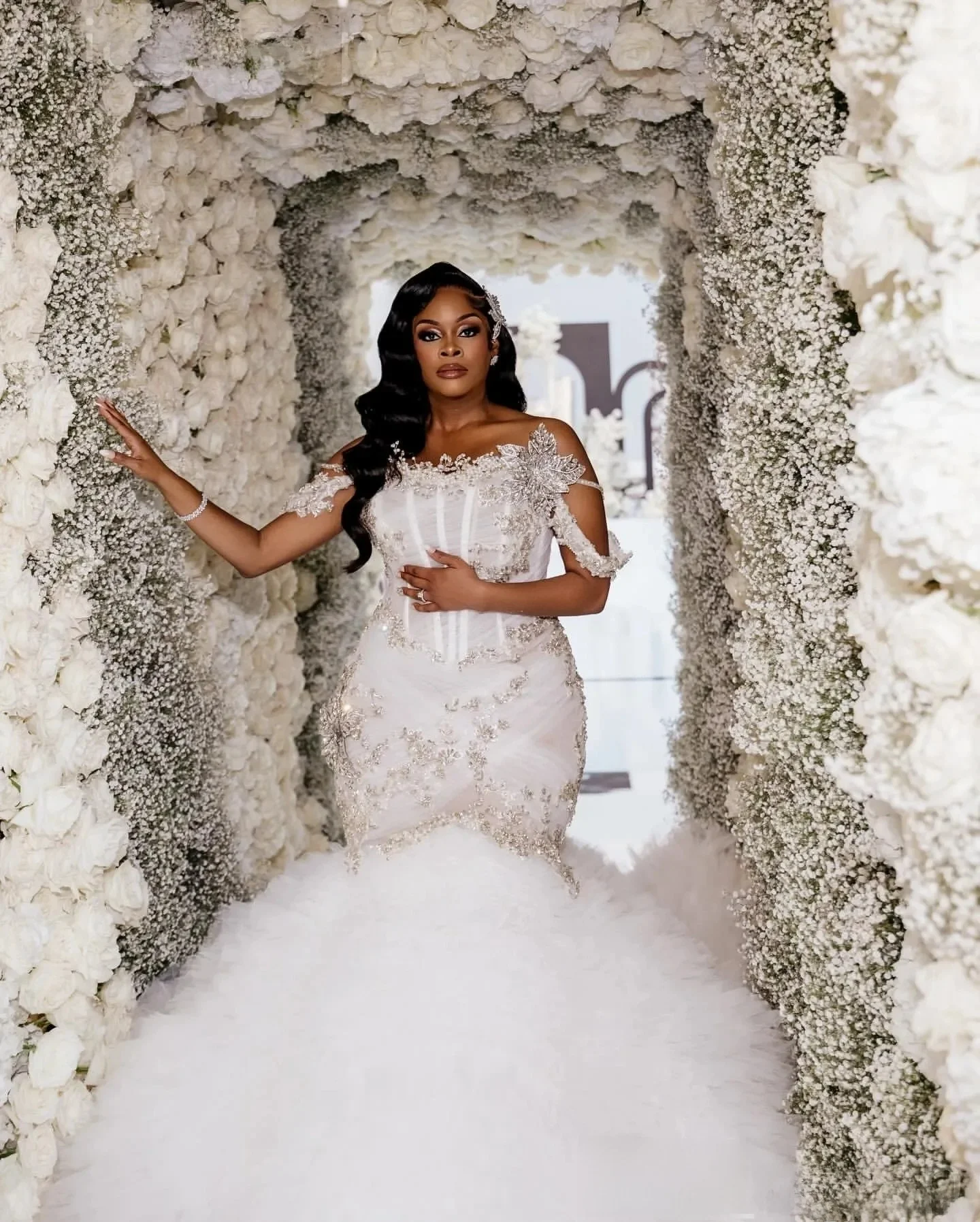 

Свадебное платье-русалка с открытыми плечами, инкрустированное блестящими бусинами и кристаллами, с многослойным фатином, на заказ