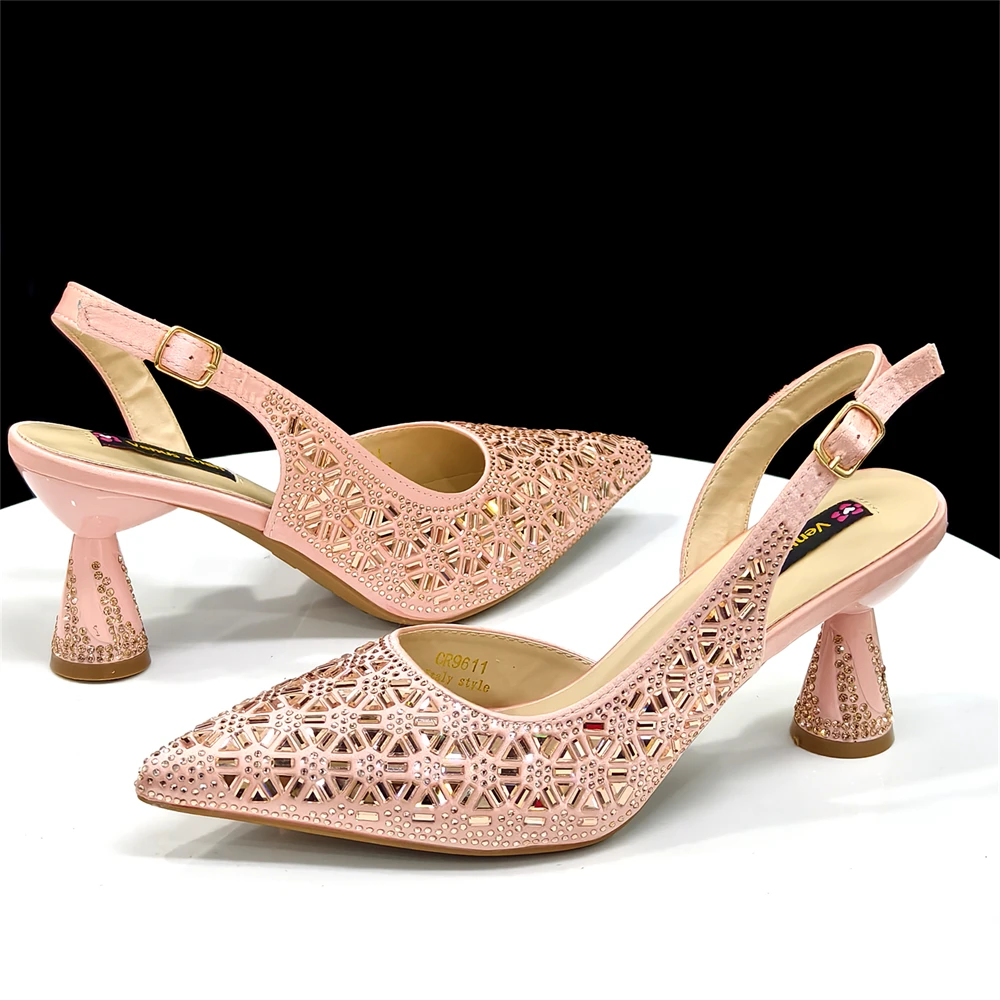 2026 New Elegant Champagne Color Pointed-Toe Italian Women's High-Heeled Shoe and Bag Set with Full Diamond Design for Parties