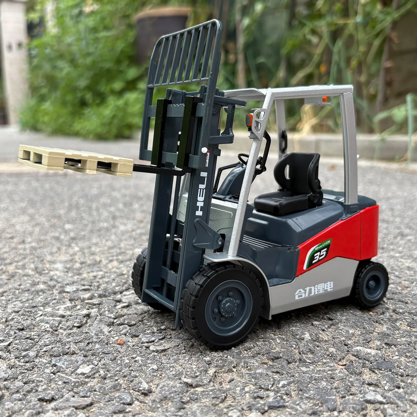 1:18 Original Scale Model,Heli G2 Series 3.5T Lithium Battery Forklift Truck,Fork Lift,Diecast Model for Collection and Display