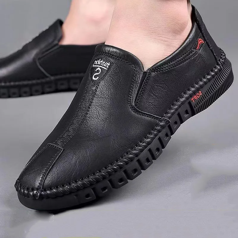 2024 New Handmade Leather PU Shoes Male Casual Sneakers Comfort Design Man's Business Loafers Moccasins Round Head Fashion