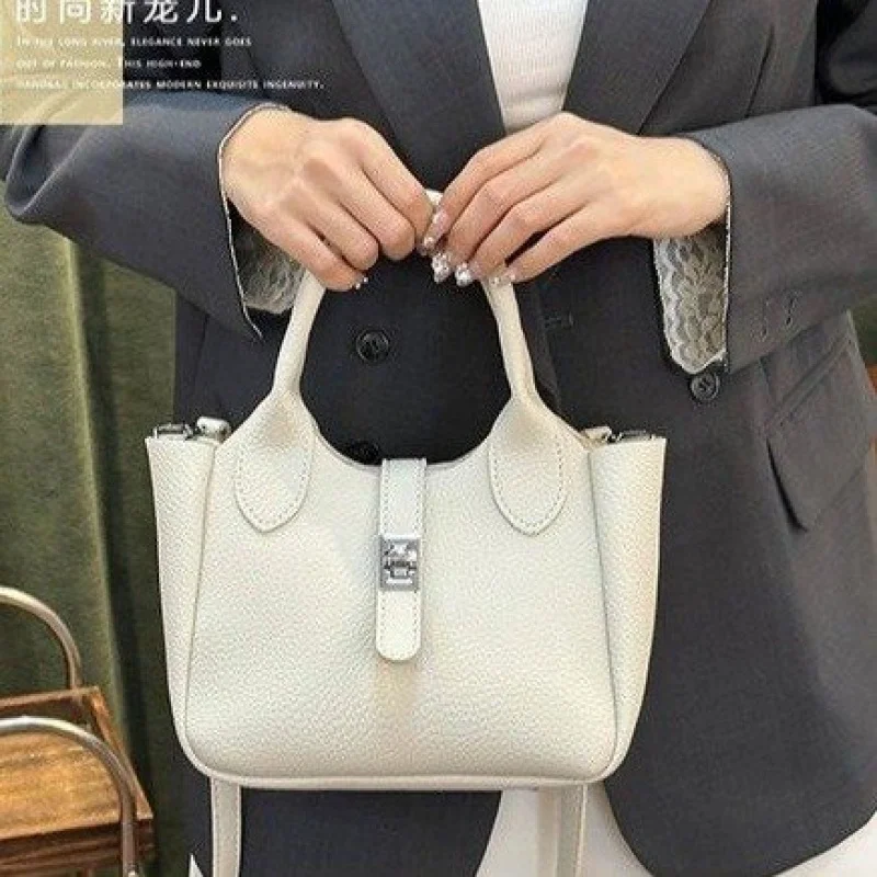 

Ladies Tote Bag Crafted From Fine Leather Featuring Trendy Commuter Design And Paris Casual Vintage Look ​