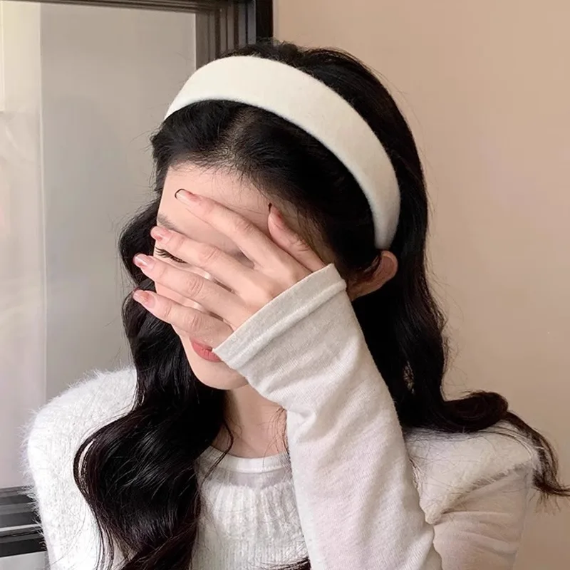 Autumn and Winter Solid Color Woolen Wide-brimmed Headbands for Women, Versatile Headwear for Going Out