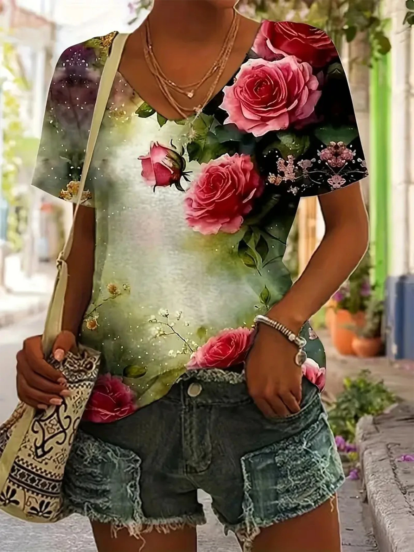 Damska koszulka z dekoltem w serek, kolorowy abstrakcyjny nadruk, luźne T-shirty, codzienna bluzka z krótkim rękawem na lato 2025, modna odzież damska.