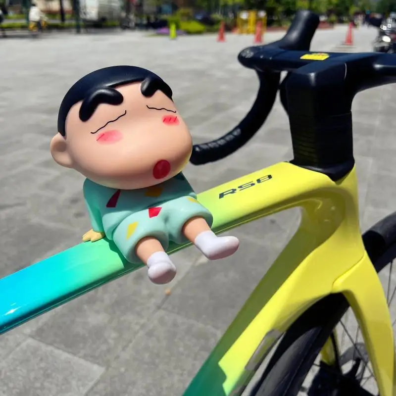 

Anime Crayon Shin-Chan Bicycle Ornaments Kawaii Cartoon Motorcycle Carrying Decorative Car Accessories Car Decorative Toy Gifts