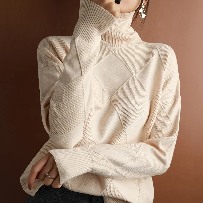 

Fall/winter sweater female turtleneck diamond cashmere sweater Joker solid color loose pullover thickened.