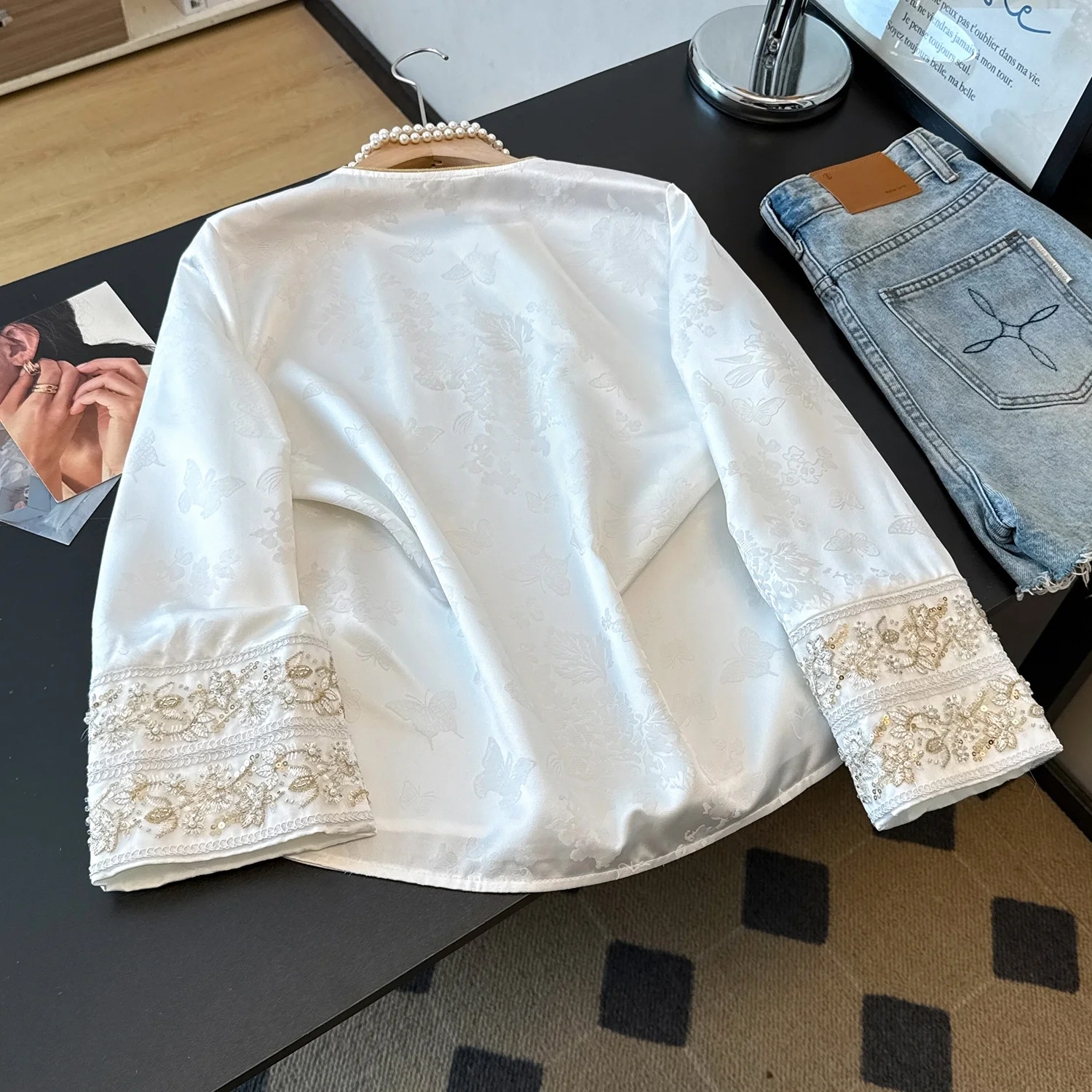 New Chinese Style Retro Heavy Embroidery round Neck Shirt Women's Top with Button Slanting Sleeve Traditional National Fashion