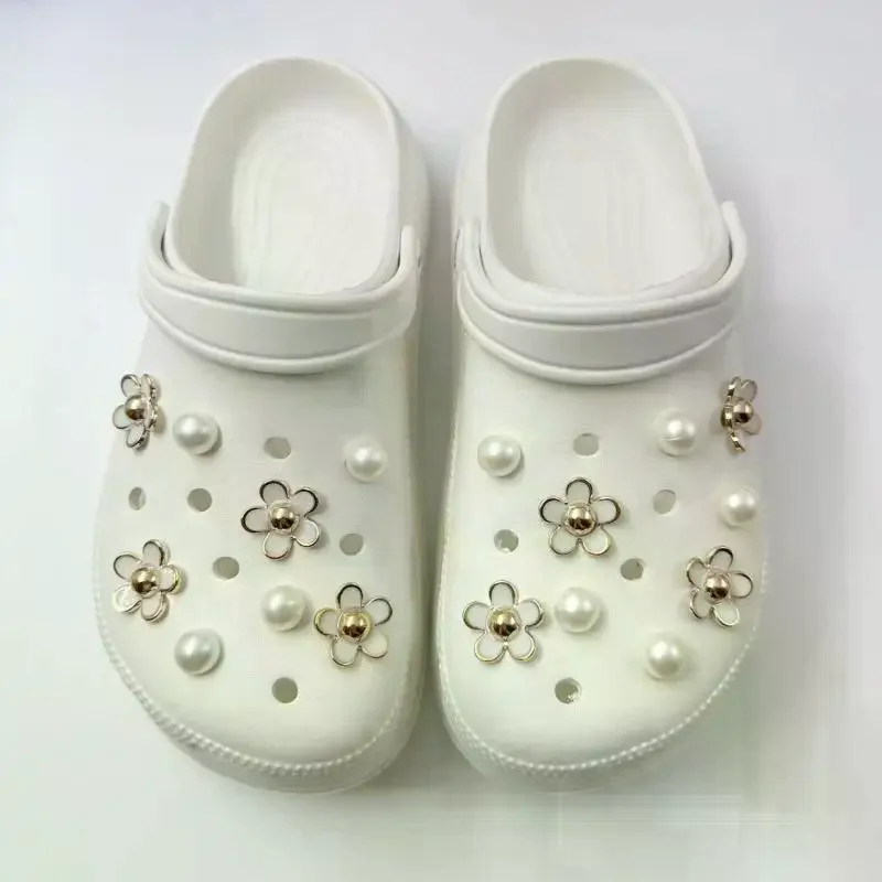 16PCS Fashion Shoe Charms Set Accessories Hole Shoe Buckle Summer Cute Pearl Daisies 3D Shoes Decorations