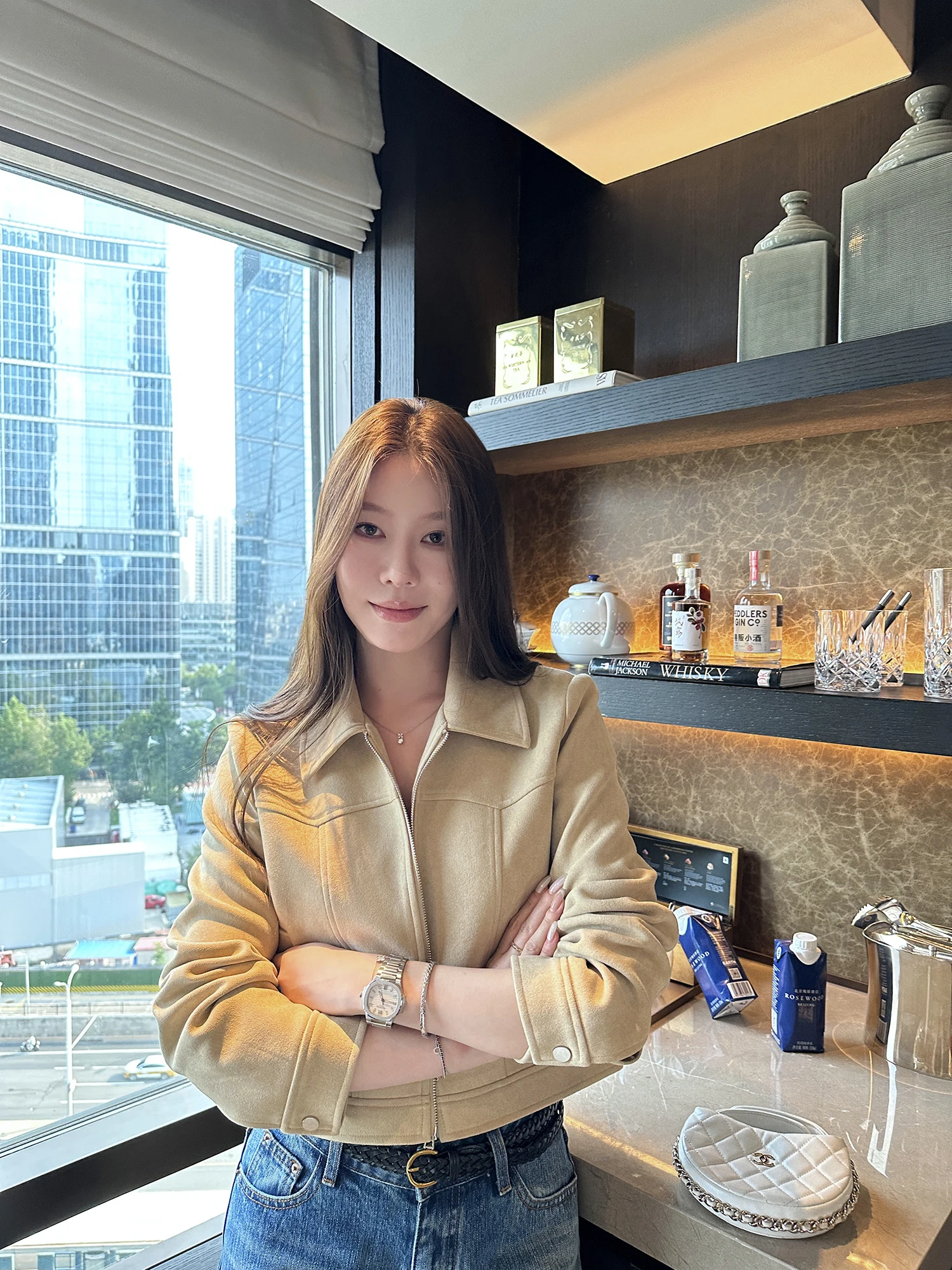 

Стильная повседневная женская куртка с длинными рукавами и воротником, классическая эстетика, из бархата, свободного кроя, универсальная верхняя одежда