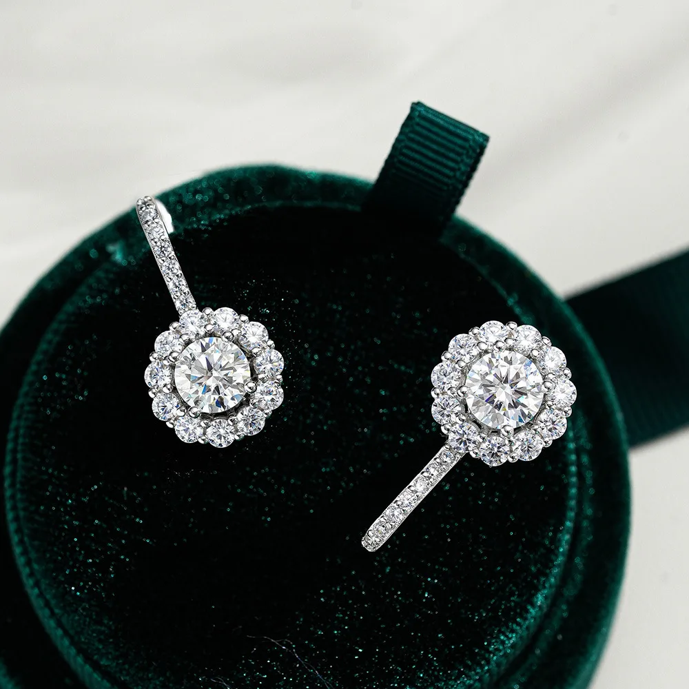 Cynlo Jewelry 1 Carat D Color Moissanite Earrings for Women - Circle Hoop Style, Elegant Studs, Stylish Accessory