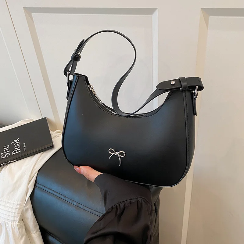 

Women's bag single-shoulder bag Korean style with a bow decoration fashionable crescent-shaped bag for casual commuting under