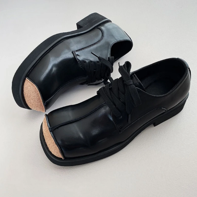 

Трендовые дизайнерские мужские модельные кожаные туфли с квадратным носком, модные туфли дерби на шнуровке для молодых людей, дышащие вечерние туфли-броги