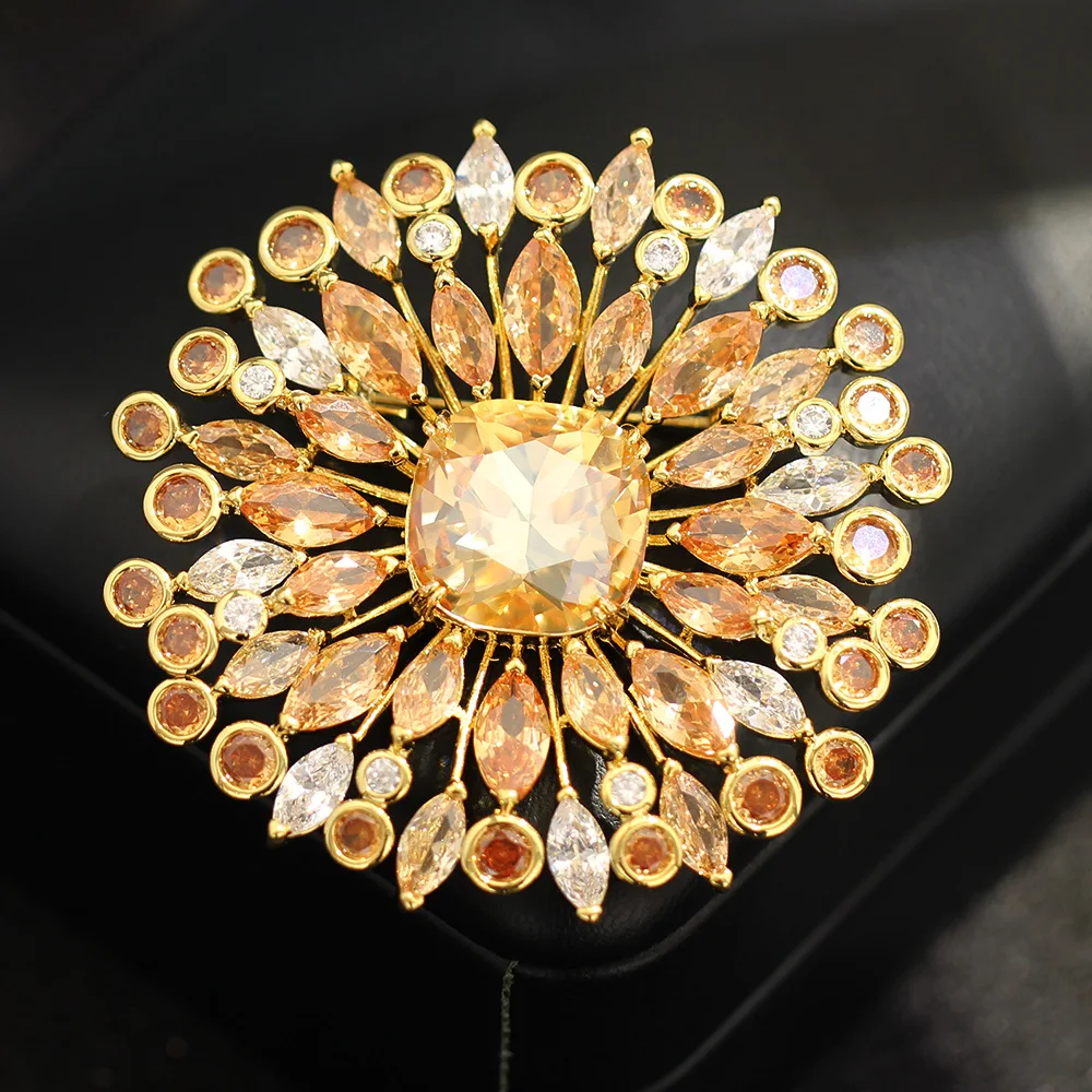 

Европейская и американская высококачественная брошь с желтым хрустальным цветком, роскошная брошь с микроинкрустацией цирконом, аксессуары, булавки