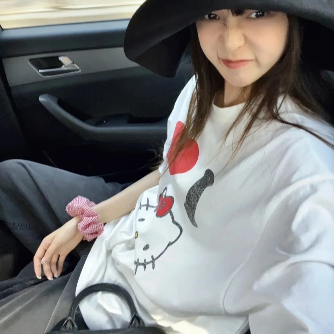 

Retro Vintage Korean Round Neck Short Sleeve Cotton Print T-Shirt Hello Kitty Print Loose Fit Men Women Fashion Streetwear Tops