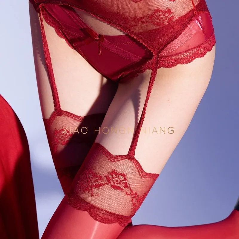 Shiny One-Piece Lace Garter Stockings for Women, Delicate and Smooth Black Silk Hollow Horse Oil Over-the-Knee Long Socks