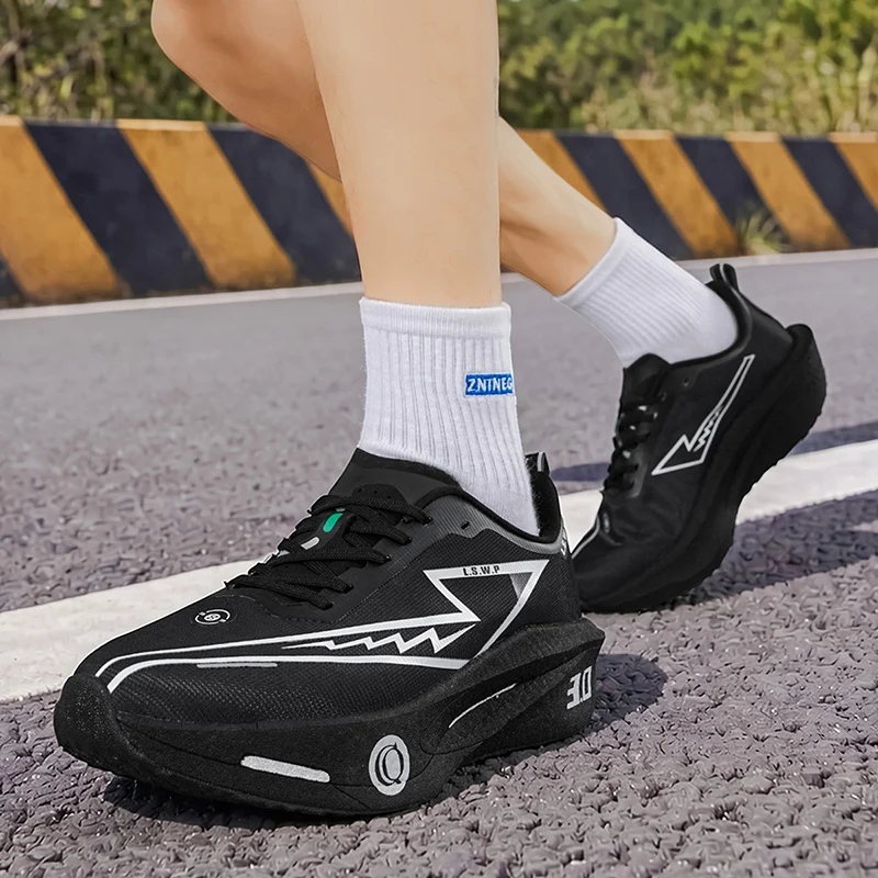 Herren-Laufschuhe, atmungsaktiv, bequem, stoßfest, Offroad- und Straßenlaufschuhe, rutschfeste Mesh-Schuhe, langlebig, leichte Outdoor-Camping-Laufschuhe, für alle Jahreszeiten geeignet, modische, lässige Wanderschuhe mit weicher Sohle – Detail 10