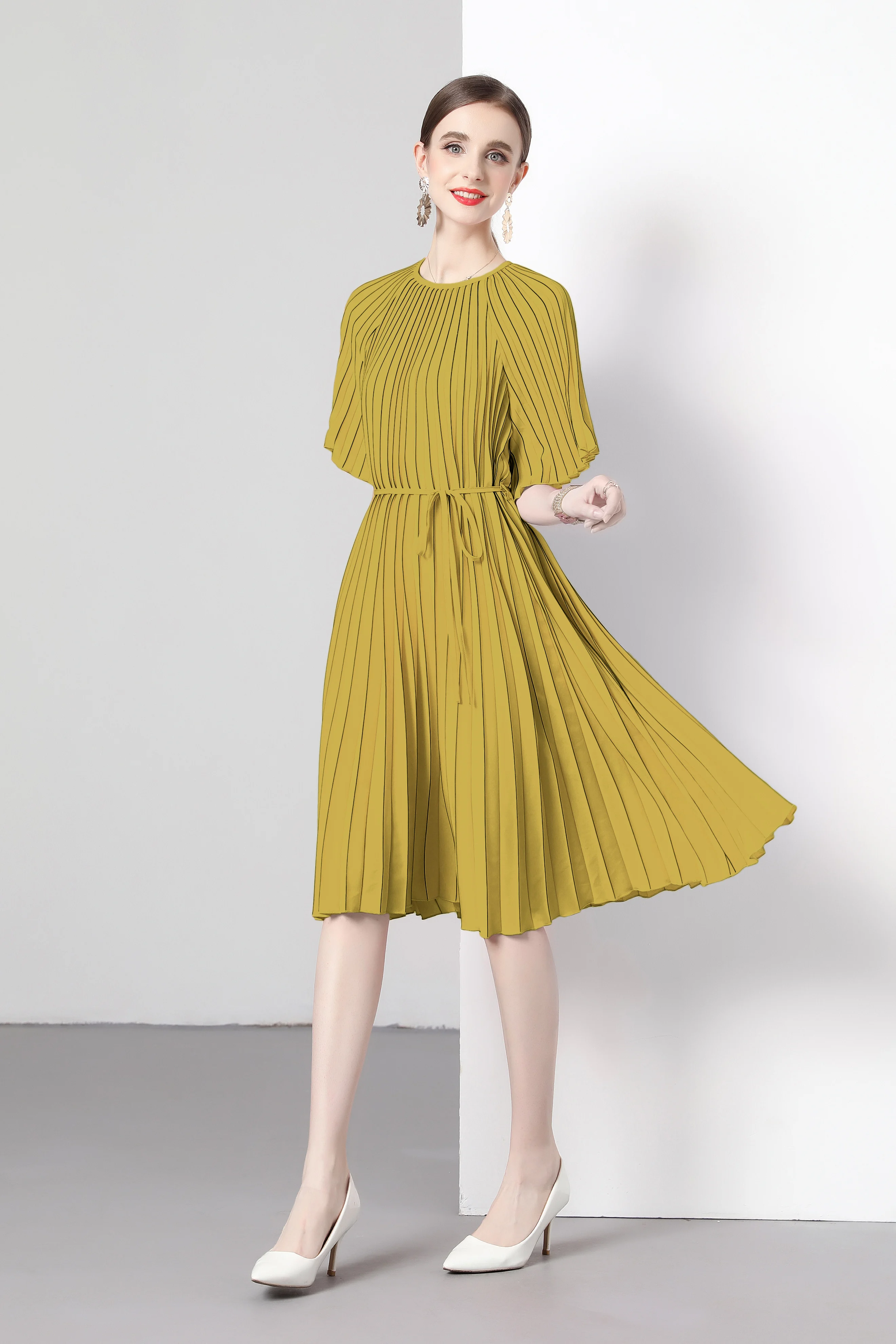 Miyake Plissee Damen Rundhals Schnürung lose Plus Size Kleid langen Falten rock einfachen alters reduzierenden mädchen haften Falten rock