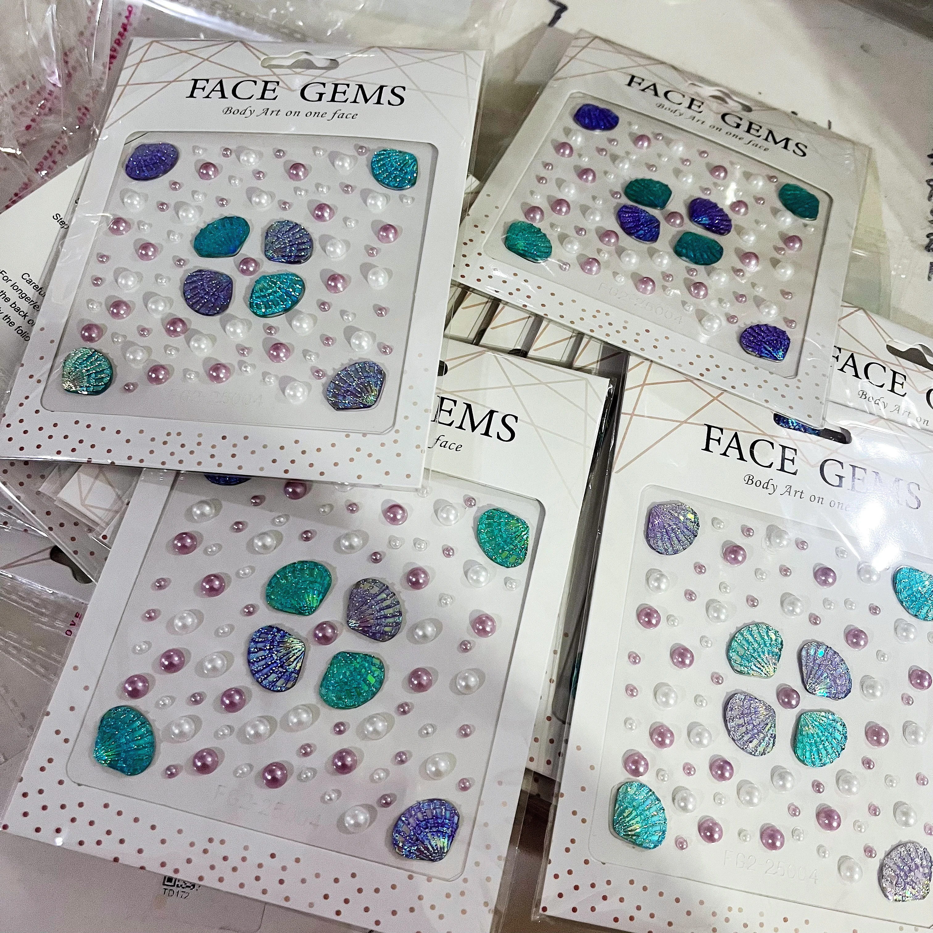 1Pc Mermaid Shell Face Gems Holographic Seashell & Pearl Rhinestone Face Stickers Body Jewelry for Beach Party Festival Cosplay*