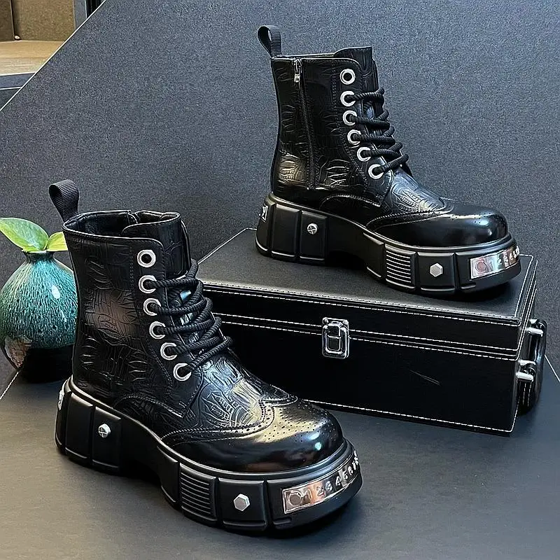 

Новинка 2024, мужские ботинки для отдыха на увеличенной платформе, высококачественные мужские ботинки на шнуровке с круглой головкой и металлическими инструментами, мужские ботинки