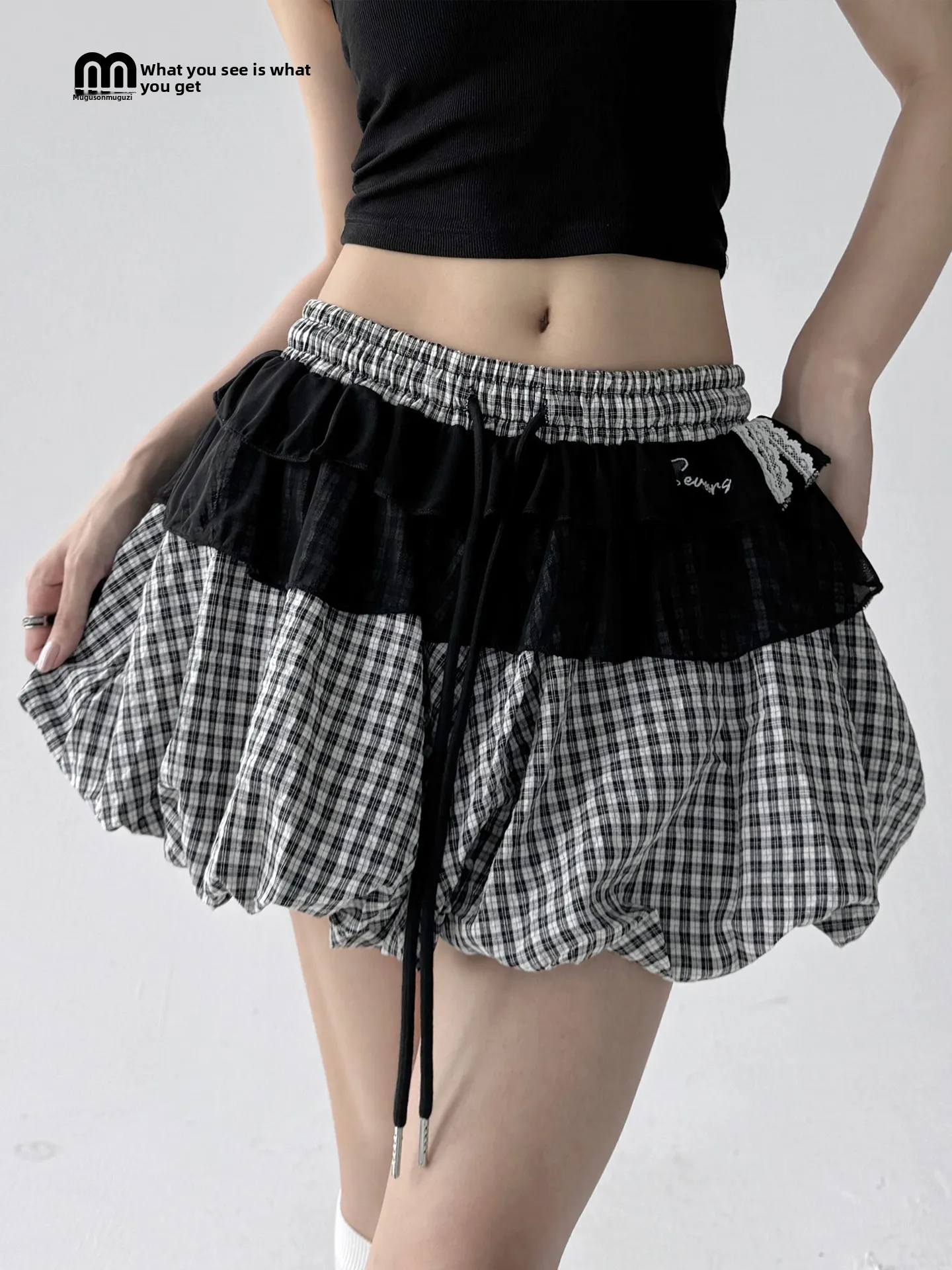 

Новая летняя женская короткая плиссированная юбка А-силуэта с высокой талией, в черно-белую клетку, из смесового полиэстера и хлопка