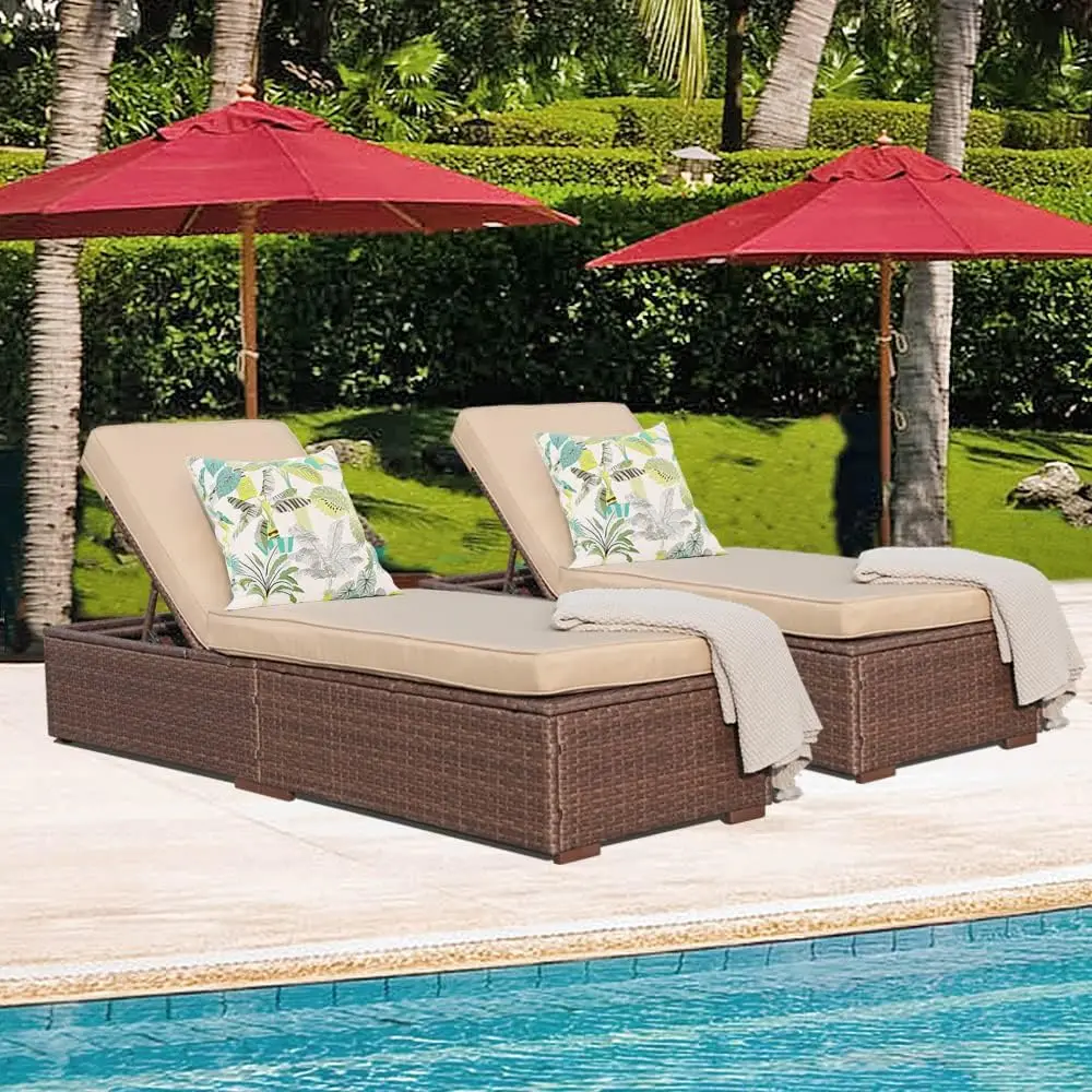 Outdoor Patio Chaise Lounge Chair, Elegant Reclining Adjustable Pool Rattan Chaise Lounge Chair with Light Grey Cushio