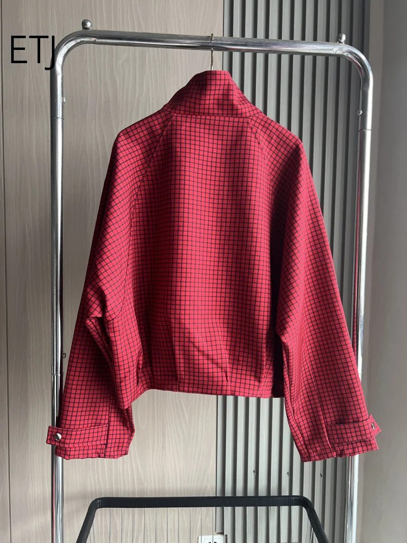 ETJ 2026 Damen Rote Karierte Harrington-Jacke, Kurz Geschnitten, Oversized, Stehkragen, Reißverschluss, Racer-Mantel, Vintage-Gittermuster, Streetwear-Oberbekleidung – Detail 6