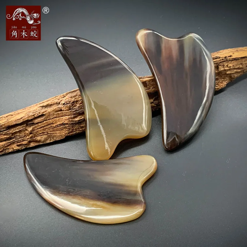 

Horned Yak Horn Scraping Board with Black Flower Heart-Shaped Massage and Beauty Care Tablets, available in two thicknesses