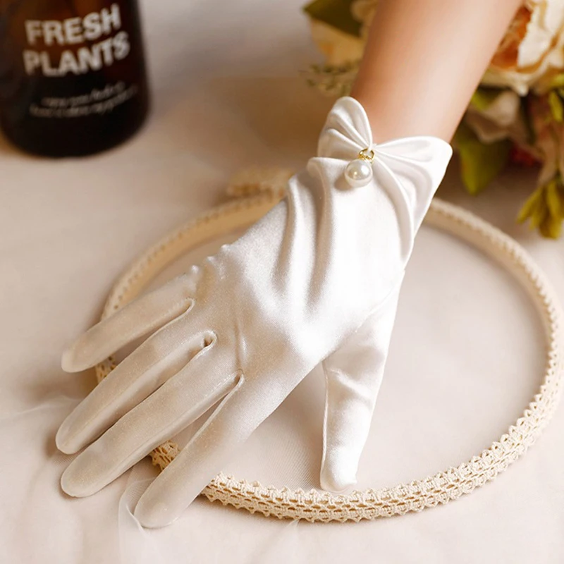 New Elegant Pearl  Driving White Mittens Bridal Wedding Banquet Accessories Women\'s Short Satin Elastic Etiquette Dress Gloves