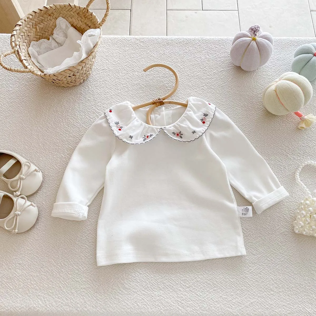 Korean autumn girls embroidered doll collar long sleeve bottoming shirt, baby sweet Joker T-shirt top