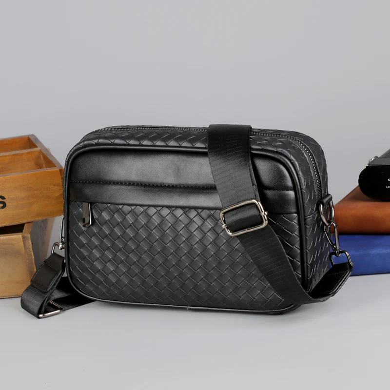 حقيبة رجالية رائعة وحرفية عالية الجودة بنمط منسوج كلاسيكي حقيبة كتف كروس عصرية ومتعددة الاستخدامات