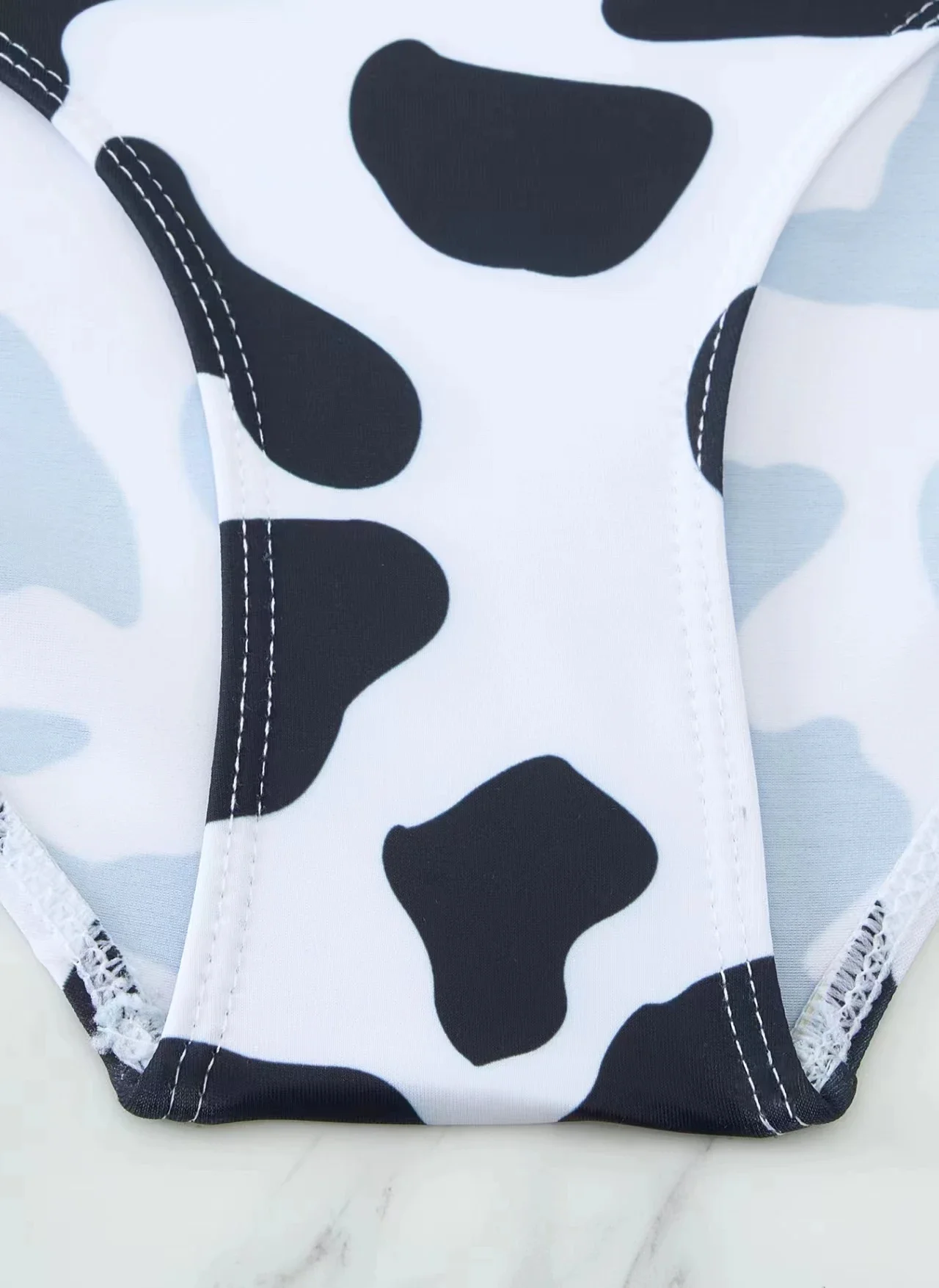 Bikinis de cuello alto para mujer, traje de baño de cintura alta, Top corto con estampado de vaca, conjunto de Bikini entrecruzado con cuello Halter, traje de baño para playa 2024