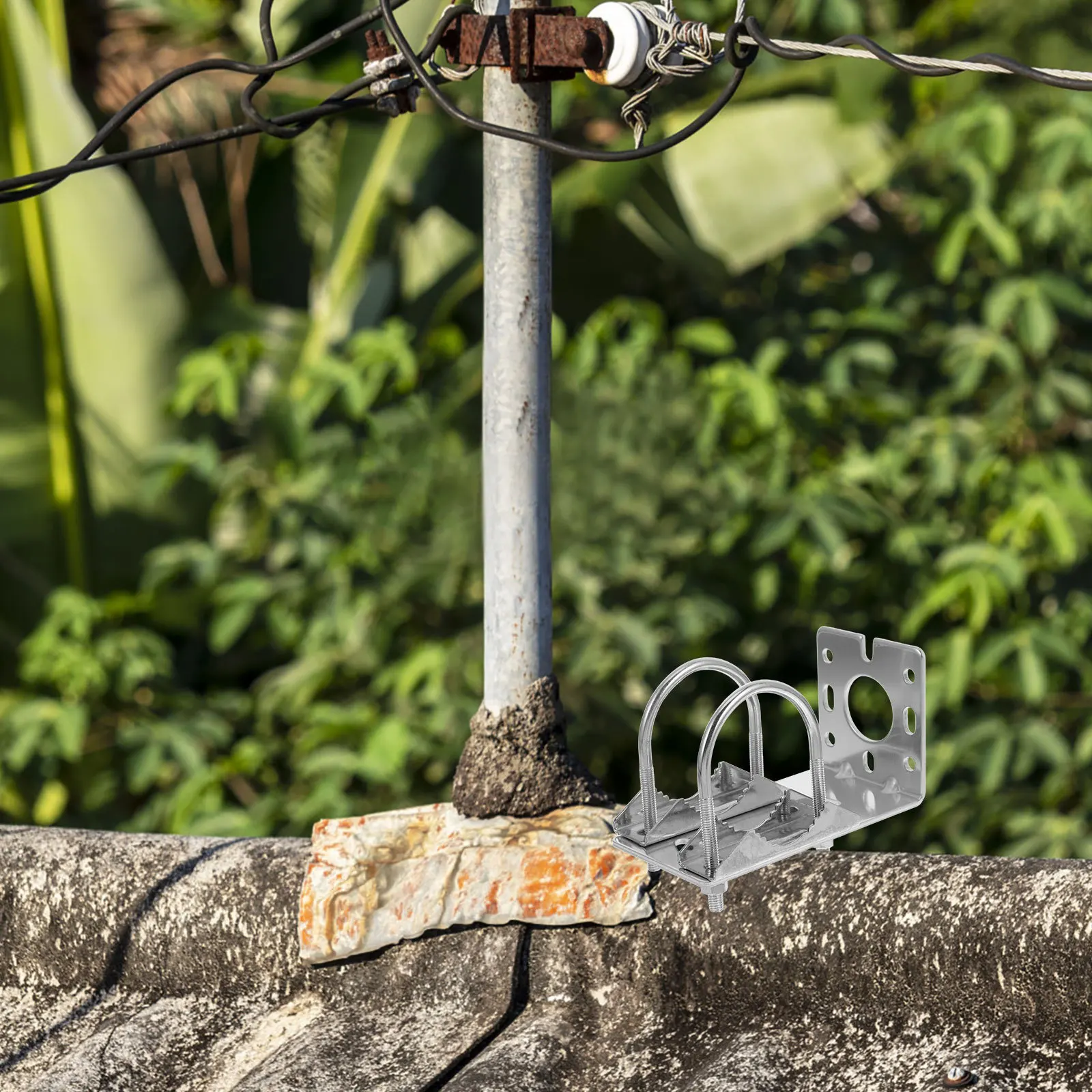

Aluminum Alloy Outdoor Mounting Bracket -Clamp Design For Weather Station Attic Antenna Pole Installation