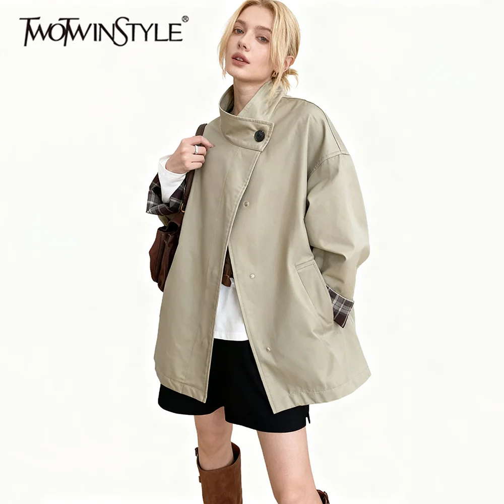 

TWOTWINSTYLE Loose Spliced Plaid Minimalist Trenchs for Women Stand Neck Long Sleeves Patchwork Pockets Casual Trench Female New