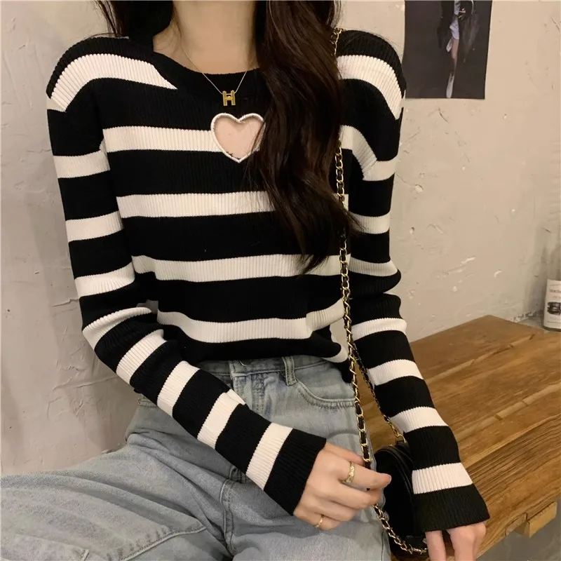 Stripe Women T Shirts Y2k Sweet Knitted Heart Shape Hollow Out Female Tees Autumn New Slim Chic Ladies Casual Tops