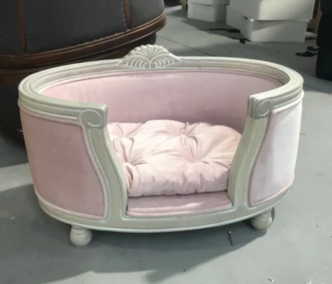 

Luxury Indoor Pet Furniture with Embossed Actual Wood Pet Sofa for Large Dog and Cat