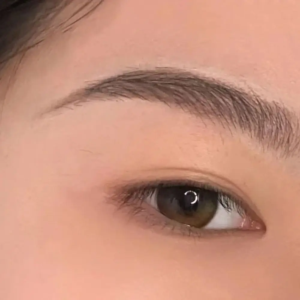 Nuovo strumento per affilare le matite per sopracciglia in PP a forma di becco d'anatra Matita per sopracciglia grigia Shaper Strumento per affilare le matite cosmetiche Strumenti per il trucco
