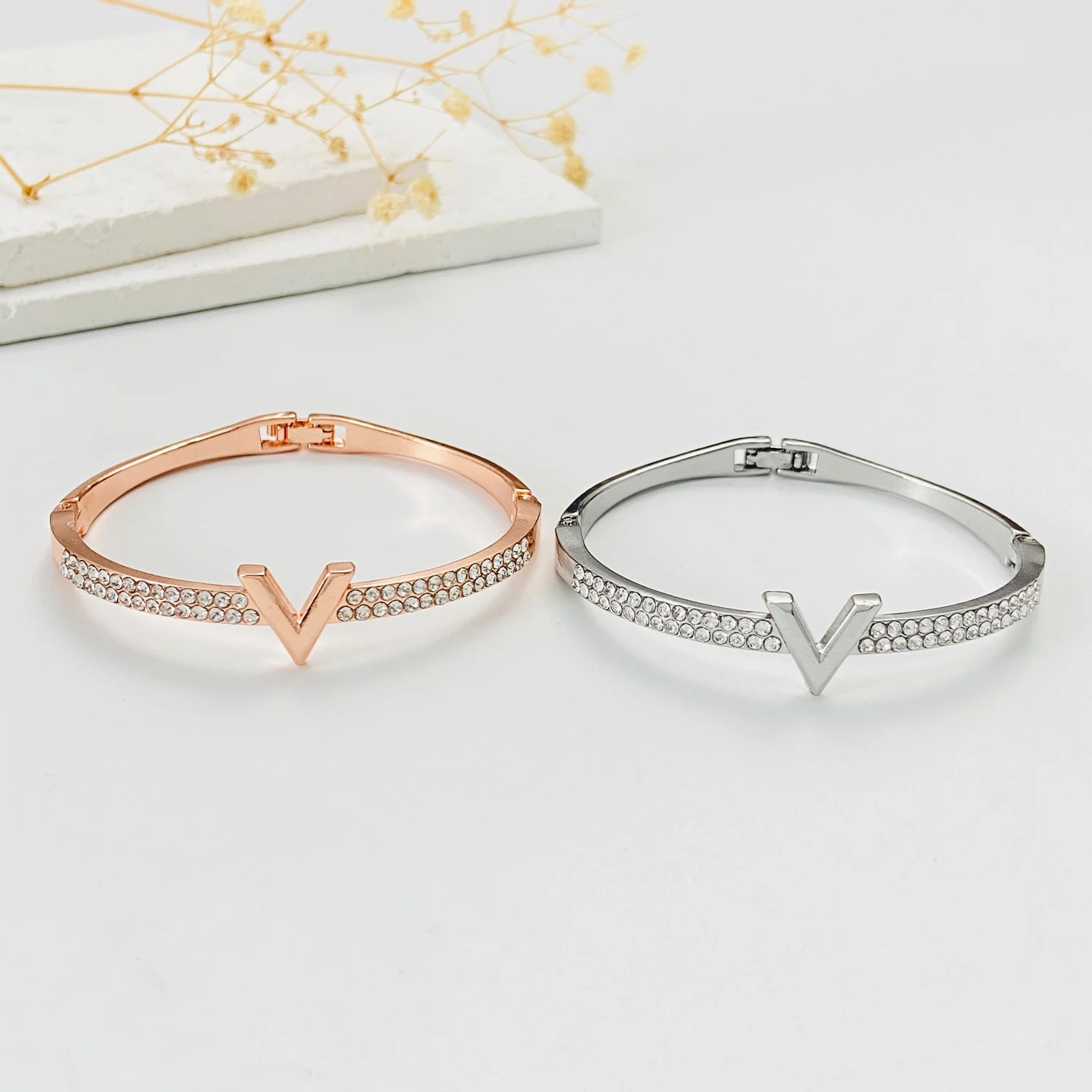 Letter Bracelet Women\'s Instagram Style Personalized Design English Letter V-shaped Bracelet Bracelet