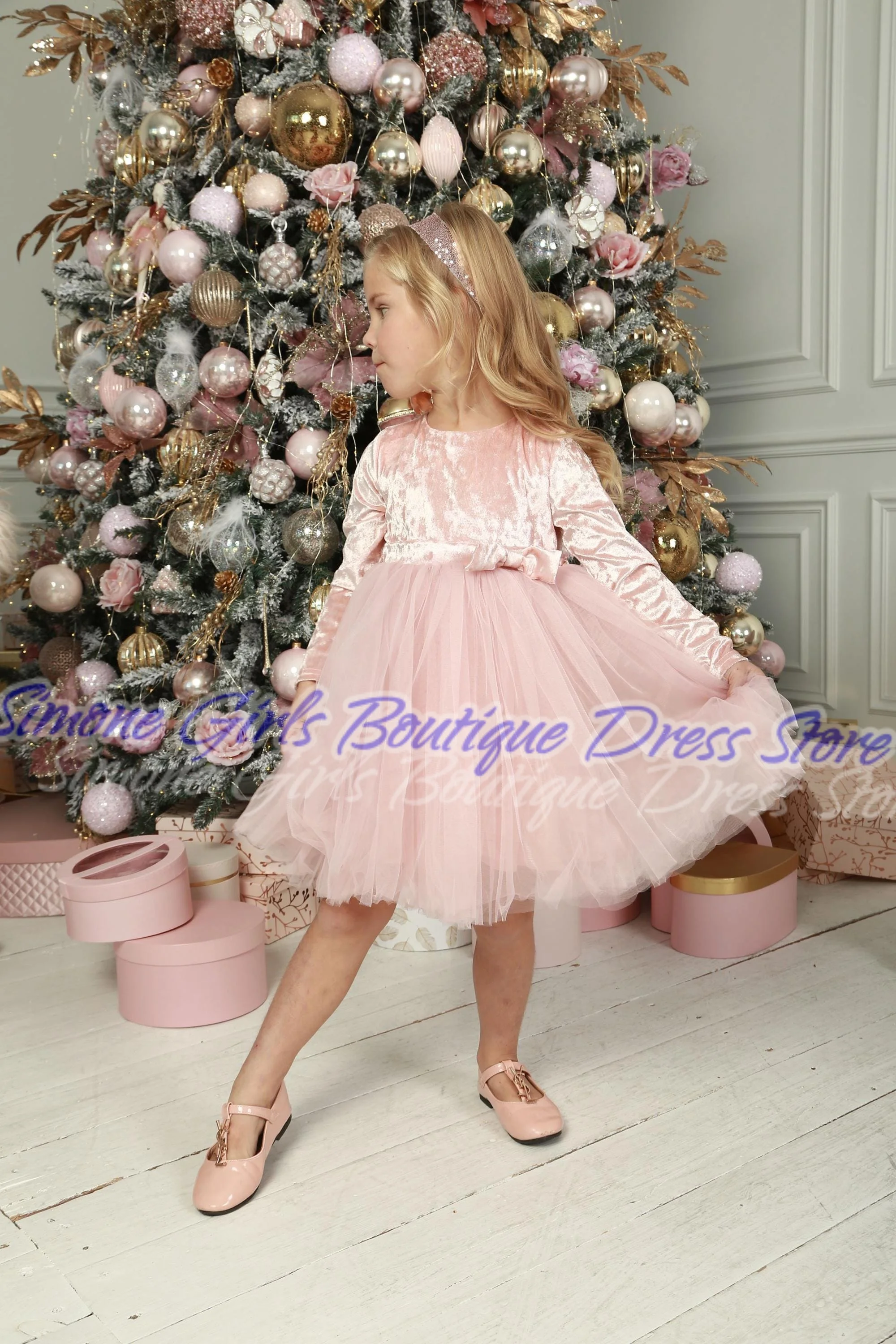 Flower Girl Dress Elegant Velvet Little Girl's Wedding Dress with Tulle Skirt for Bridesmaid and Special Occasions Christmas