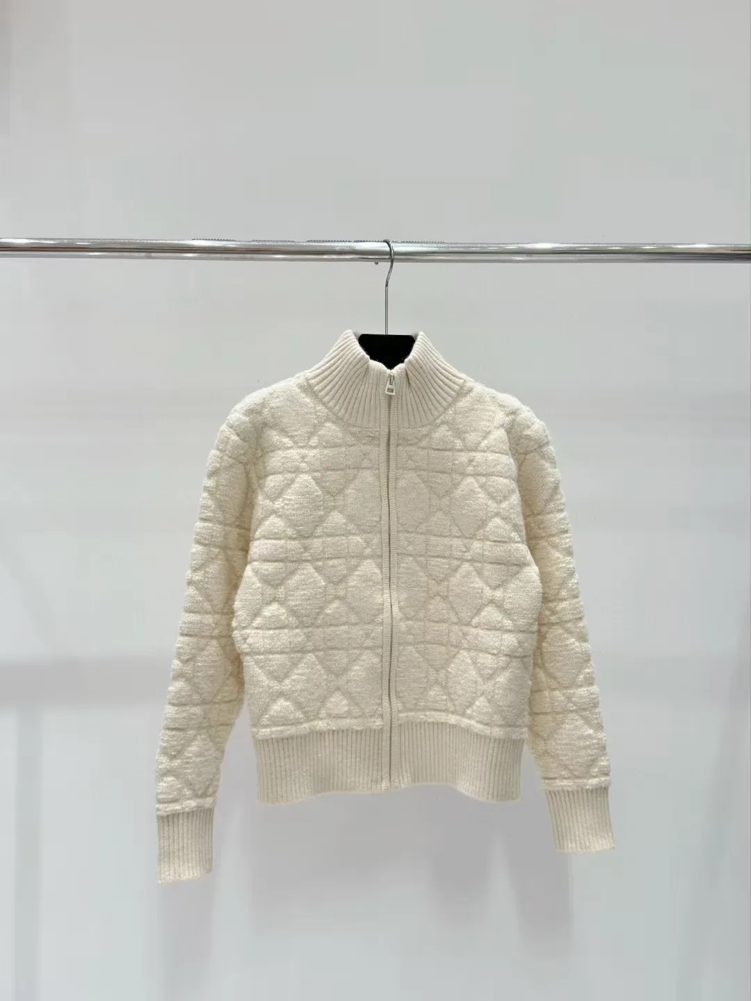 Customized High-End Women's Diamond Grid Knitted Jacket Early Spring Stand Collar Zipper Design Luxury Fashion Outerwear