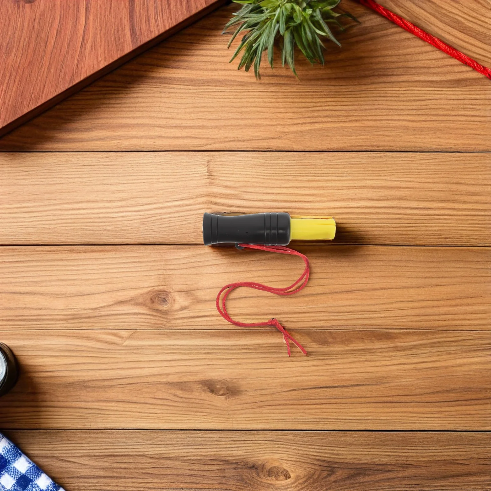 Outdoor Survival Fluitje Lichtgewicht noodsignaal voor wandelen Kamperen Jagen Redding Luid geluid Plastic fluitje Draagbaar