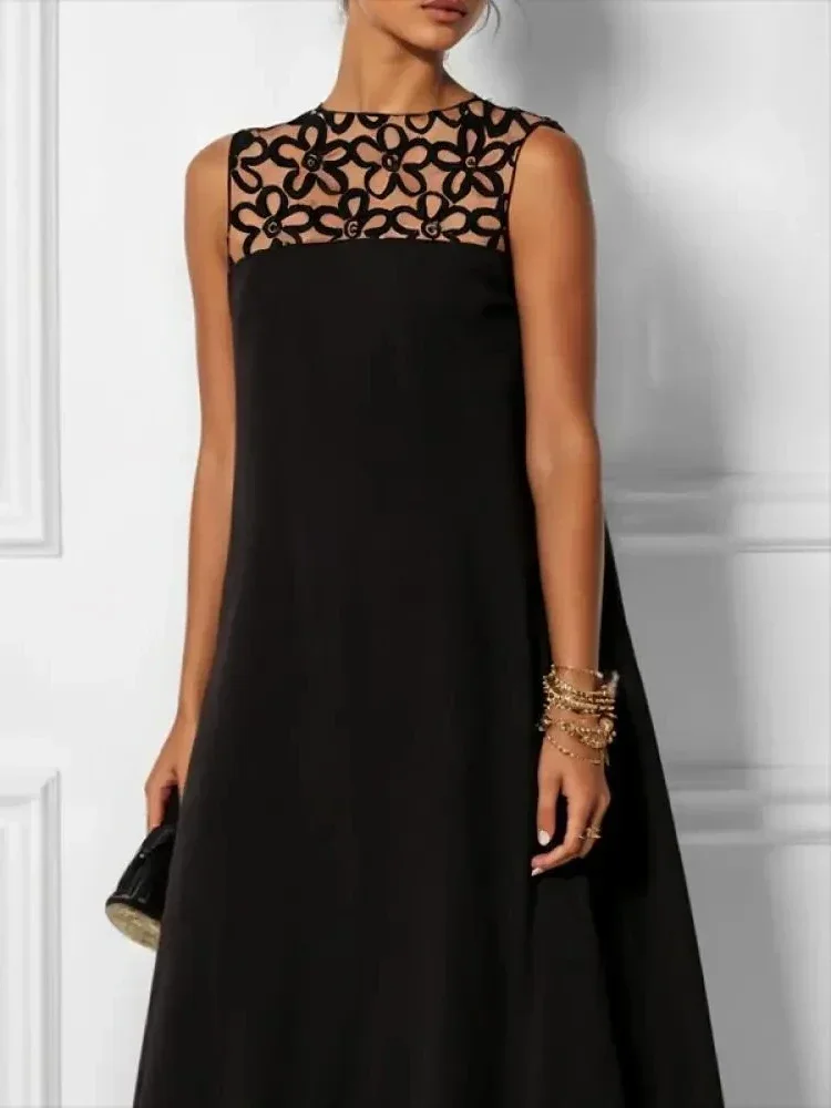 ชุดราตรีทรงเอไลน์สีดำแบบไม่มีแขน ดีไซน์เว้าช่วงตัว  สำหรับงานเลี้ยงหรูหรา  คอลเลคชั่นใหม่ฤดูร้อนปี 2026