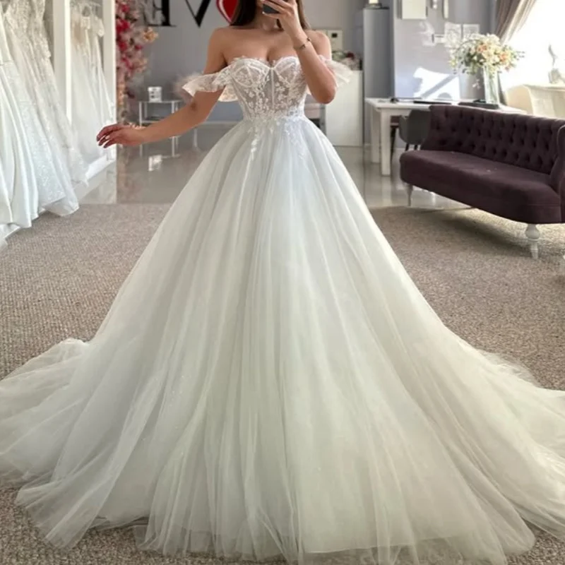 White Appliques Wedding Dresses Lace  Flower Decal puff skirt long tail A-line Made wedding dress Bridal Gown