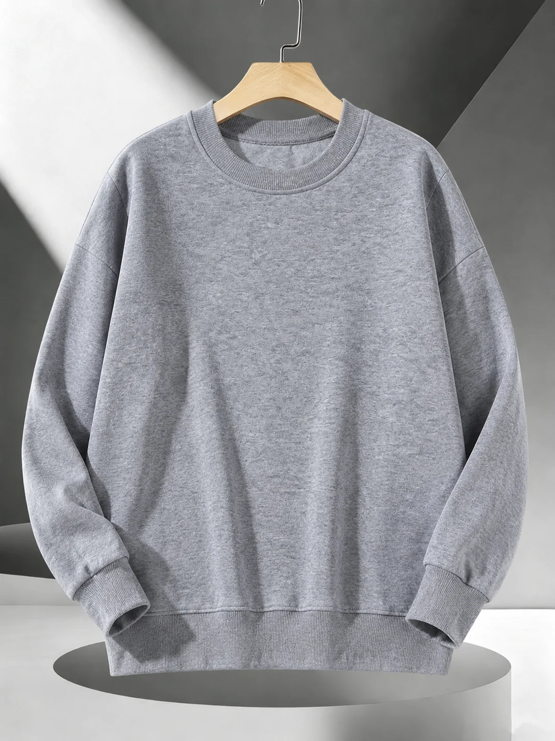 Koreanisches Oversize-Sweatshirt in Unifarbe für Damen, Streetwear, Rundhalsausschnitt, Y2K-Stil, Fleece-Pullover, lässige Herbstkleidung für Damen zum Joggen. – Detail 18